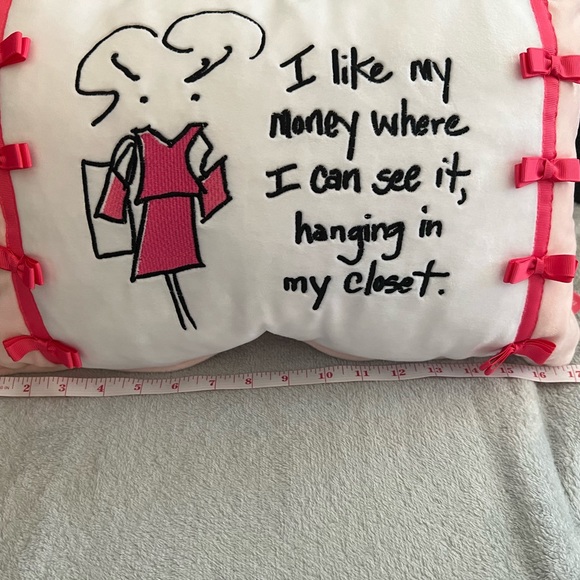 DECORATIVE PILLOW - Picture 5 of 6